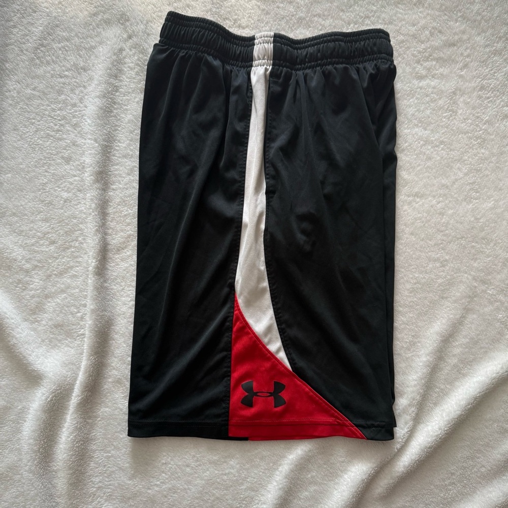 Under Armour Kids Black Red Shorts Medium